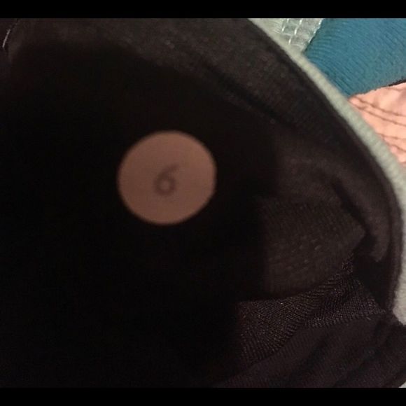 Like New Lululemon 🍋 capris - Picture 7 of 7